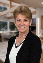 Lavonne Broadbent, Broker